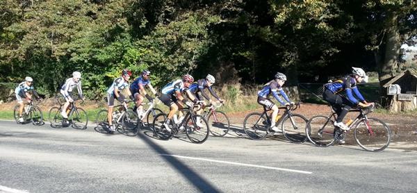 defending teams champion Christchurch Boys High School and second placed team Pablos Wanaka drive the leading bunch in the South island today with two individual day stage riders. 